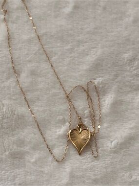 14 karat solid Gold Heart Pendant Necklace - Classic Women's Jewelry